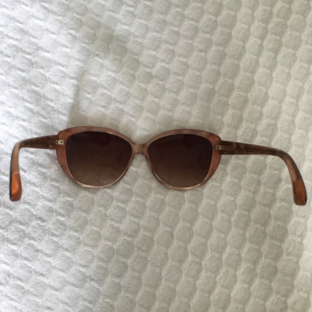 Marc by Marc Jacobs Sunglasses in Tortoise - Picture 5 of 5